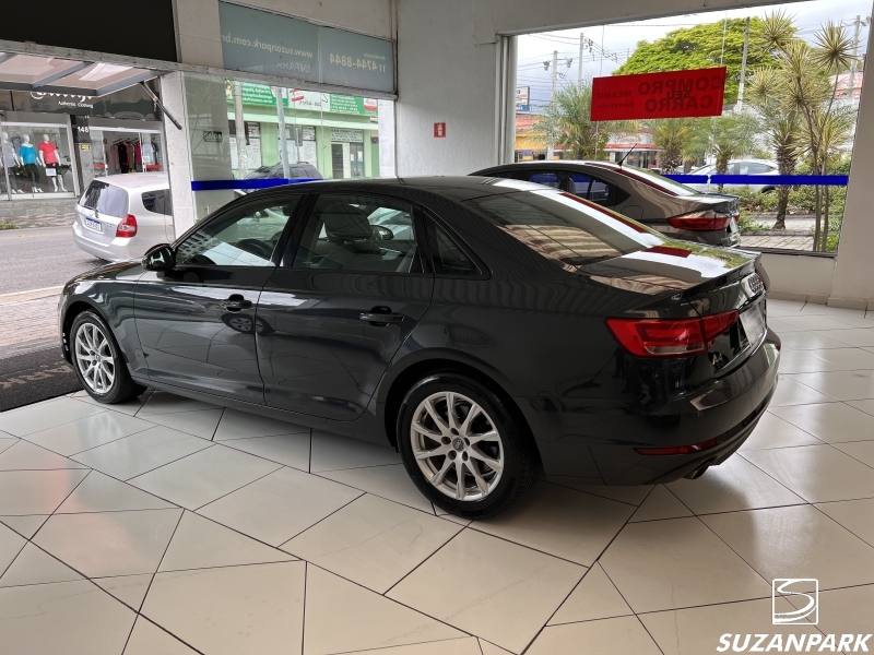 AUDI A4 ATTRACTION 2.0 TFSI