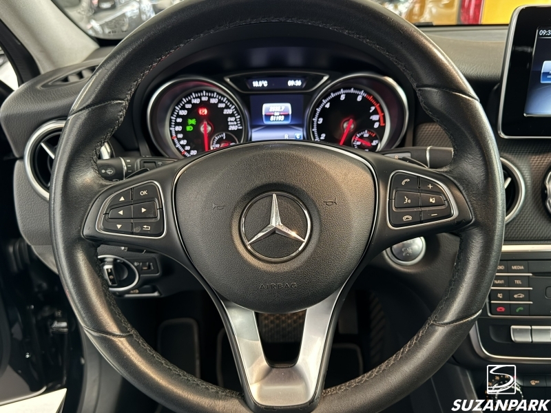 MERCEDES BENZ GLA 200 STYLE 1.6 FLEX