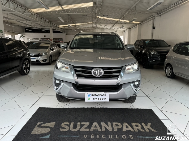 TOYOTA HILUX SW4 SRX 2.8 4X4 AT