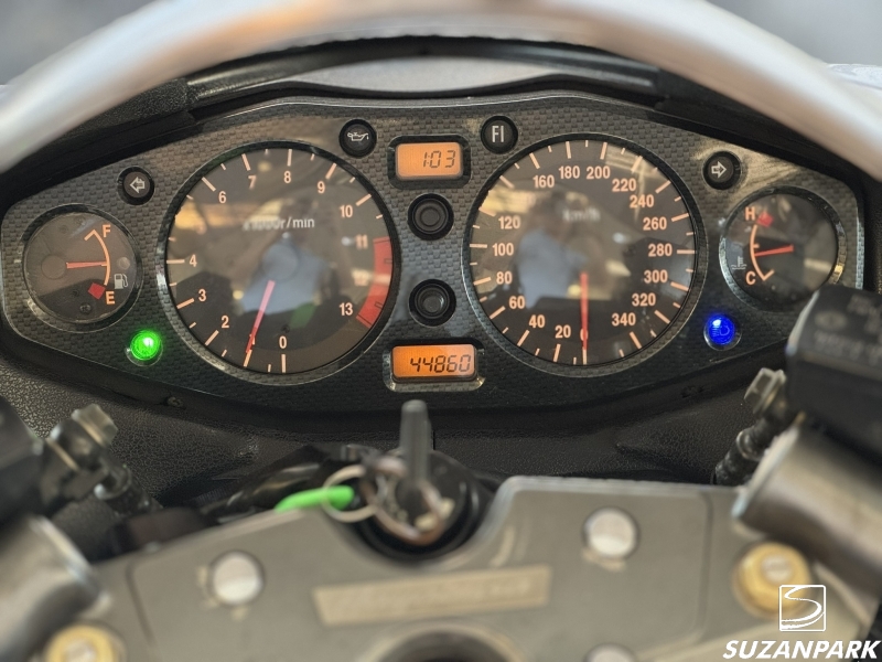SUZUKI GSX 1300 R HAYABUSA